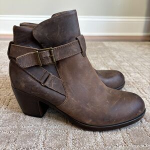 B.O.C. Shea Distressed Leather Ankle Booties Women's 8 Brown Buckle Western Heel